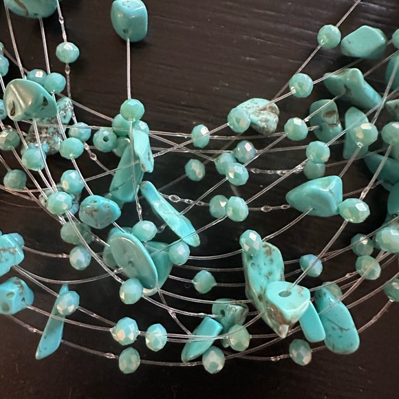 Faux turquoise look necklace - Picture 3 of 9